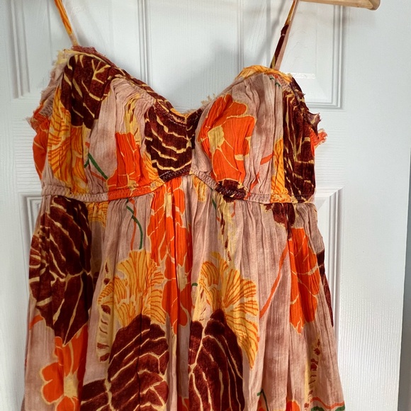 Beautiful dress - Picture 3 of 6